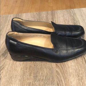 Barely worn black Mephisto loafers size 10